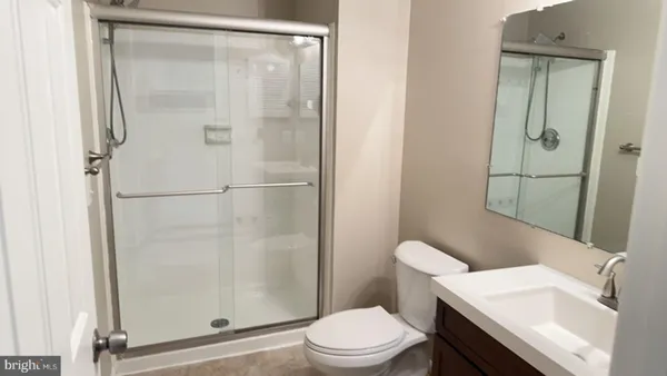 $2,950 | 6504 Medinah Lane, Alexandria, VA 22312