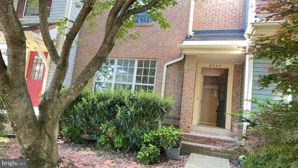 $2,950 | 6504 Medinah Lane, Alexandria, VA 22312