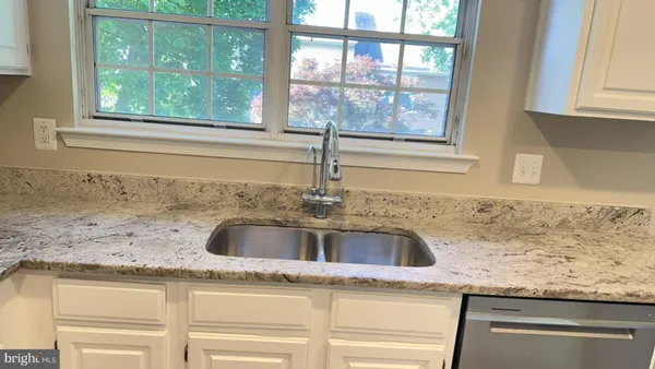 $2,950 | 6504 Medinah Lane, Alexandria, VA 22312