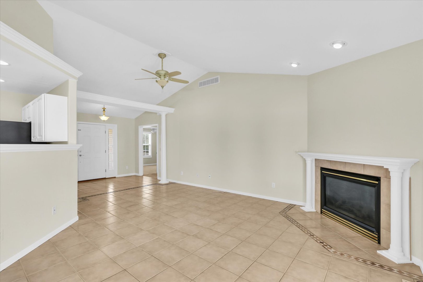 1201 Waters Edge Road Champaign, IL 61822 - Photo 8 of 27 Gallery Image 8