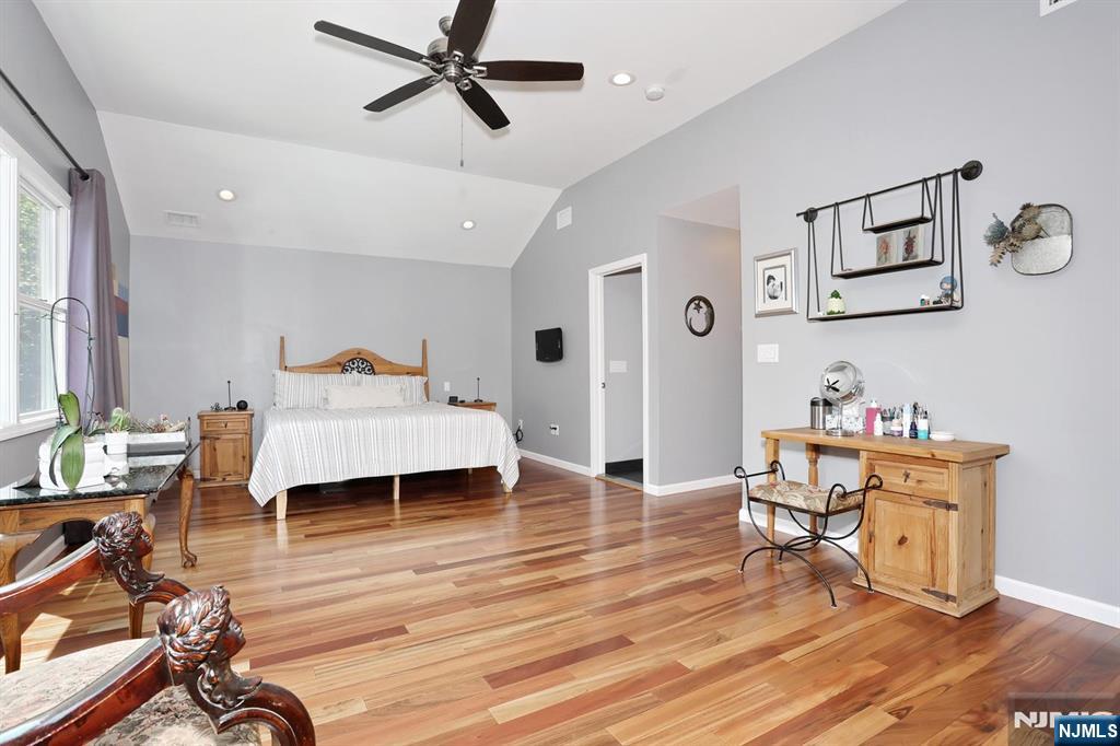 396 Burlington Road Paramus, NJ 07652 - Photo 21 of 46
