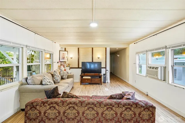 $94,000 | 11330 East Riverside Drive, Unit 25, Bothell, WA 98011