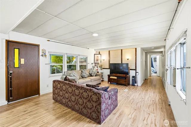 $94,000 | 11330 East Riverside Drive, Unit 25, Bothell, WA 98011