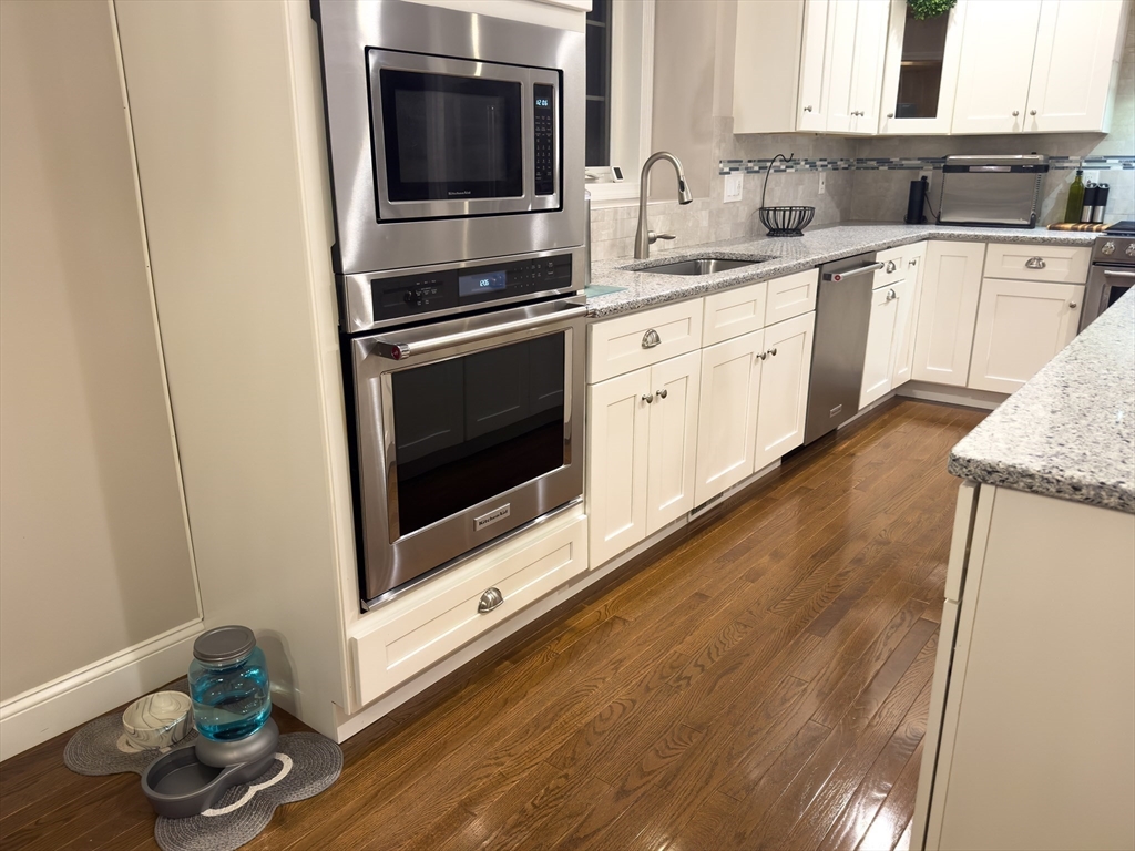 20 Schoolhouse Road, Unit 20 Londonderry, NH 03053 - Photo 3 of 11 Gallery Image 3