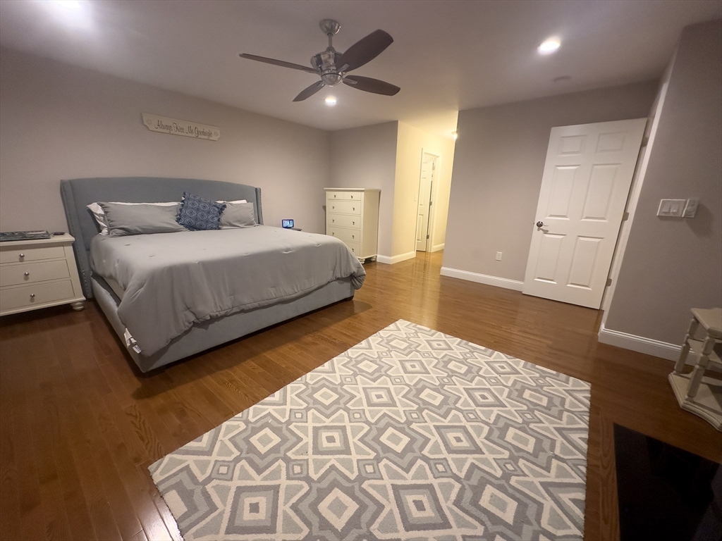 20 Schoolhouse Road, Unit 20 Londonderry, NH 03053 - Photo 8 of 11 Gallery Image 8