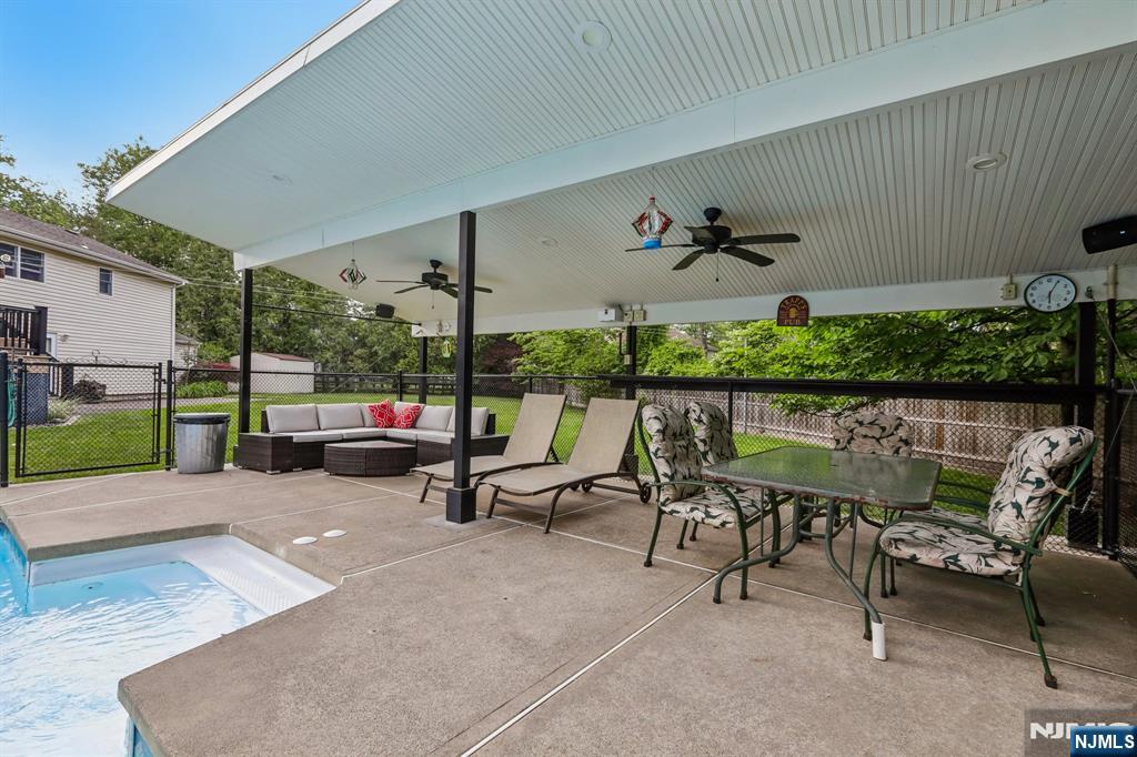 123 Midwood Road Paramus, NJ 07652 - Photo 37 of 46