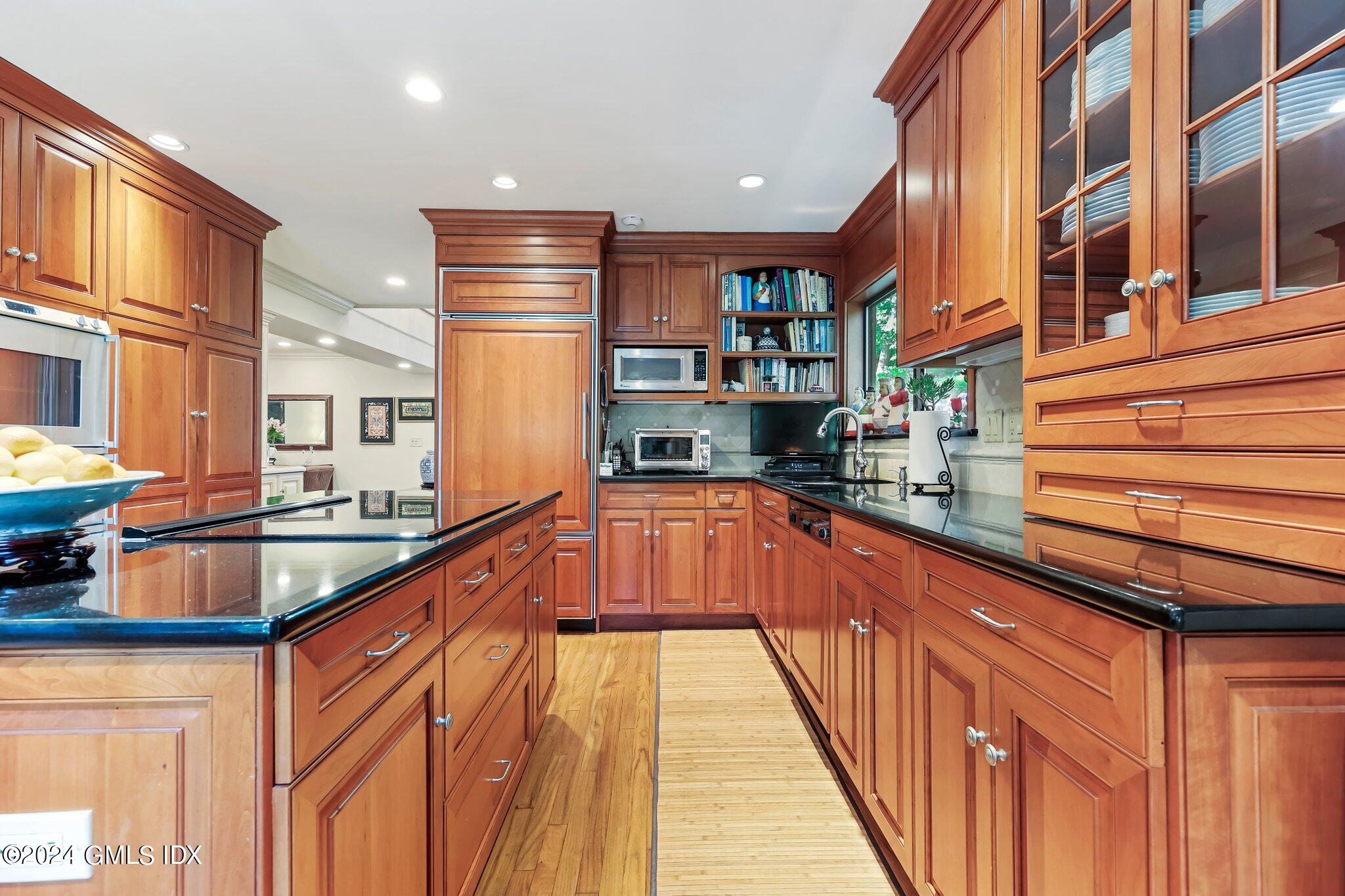 500 River Road, Unit 15 Cos Cob, CT 06807 - Photo 16 of 42 kitchen