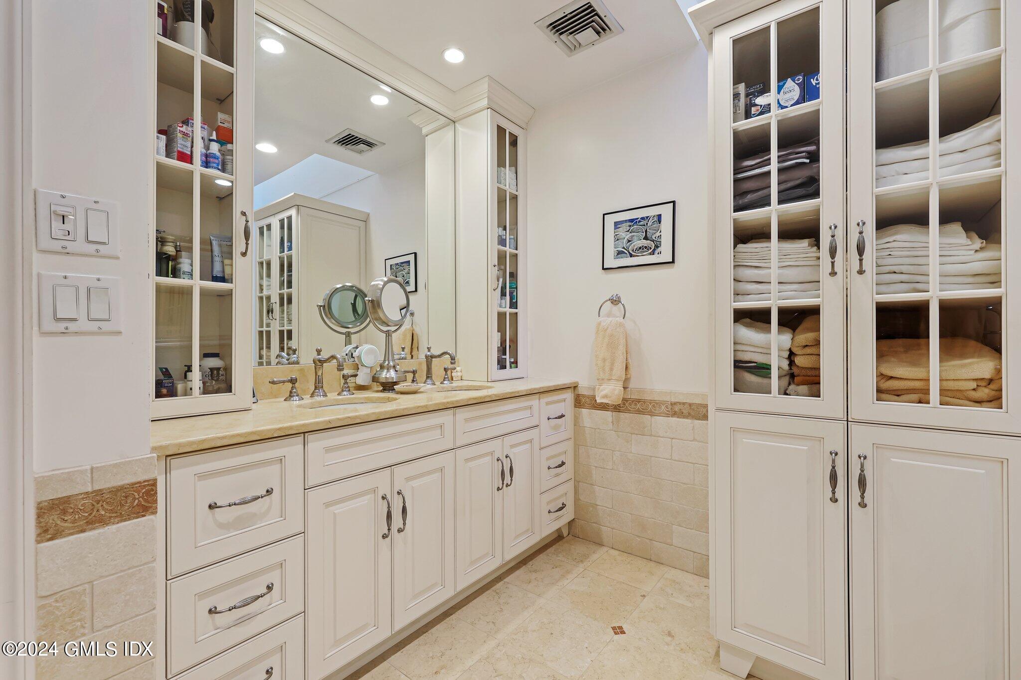 500 River Road, Unit 15 Cos Cob, CT 06807 - Photo 25 of 42 Primary Bathroom