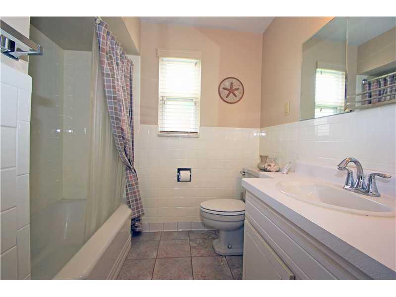 328 Rockhill Road Pittsburgh, PA 15243 - Photo 9 of 25 Full Bath. The main floor bathroom has a tub with surround and a shower. There is a new ceramic tile floor, updated counter top, freshly painted walls and nice bright lighting. Very nice!
