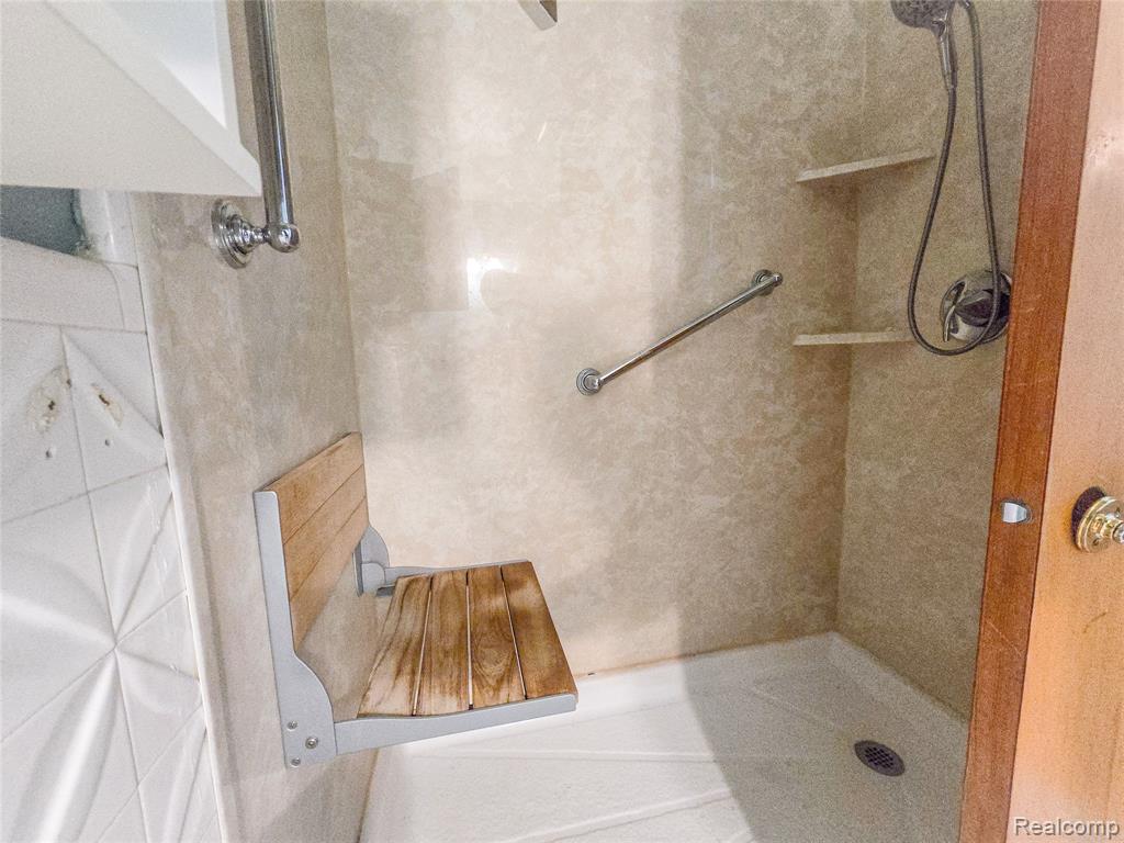 19942 Vernier Road Harper Woods, MI 48225 - Photo 12 of 18