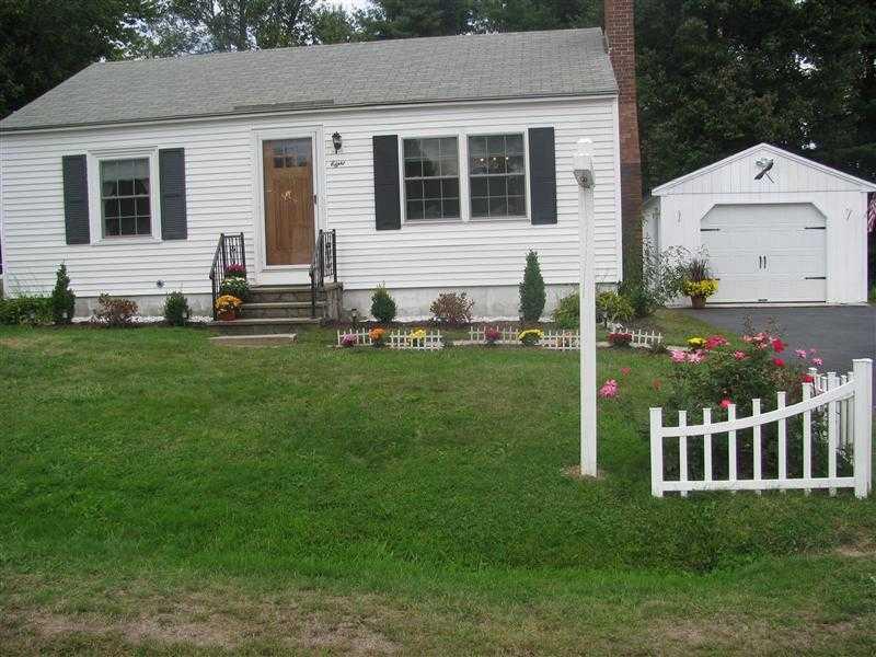 8 Prince Street Cumberland, ME 04021 - Photo 1 of 12 Exterior Front.