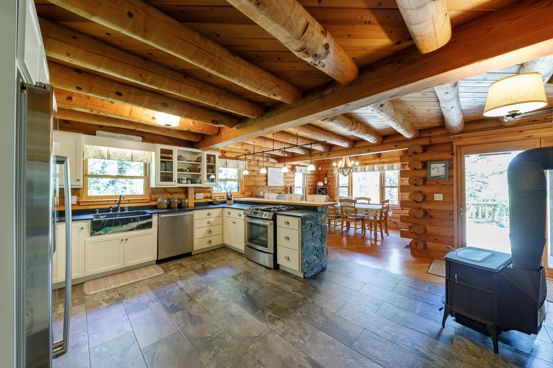 252 Valley Road Plymouth, MA 02360 - Photo 13 of 78 252ValleyRdPlymouth-3316