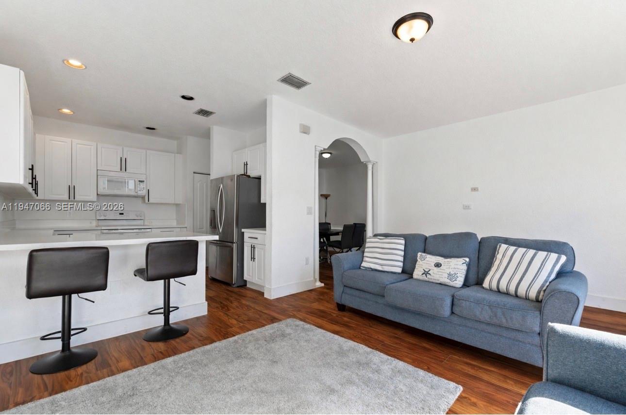 836 Southwest 154th Path Miami, FL 33194 - Photo 6 of 20