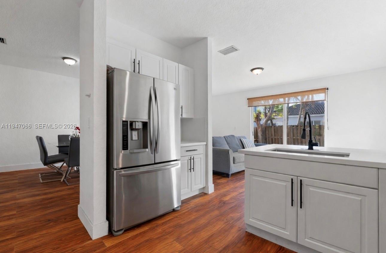 836 Southwest 154th Path Miami, FL 33194 - Photo 9 of 20