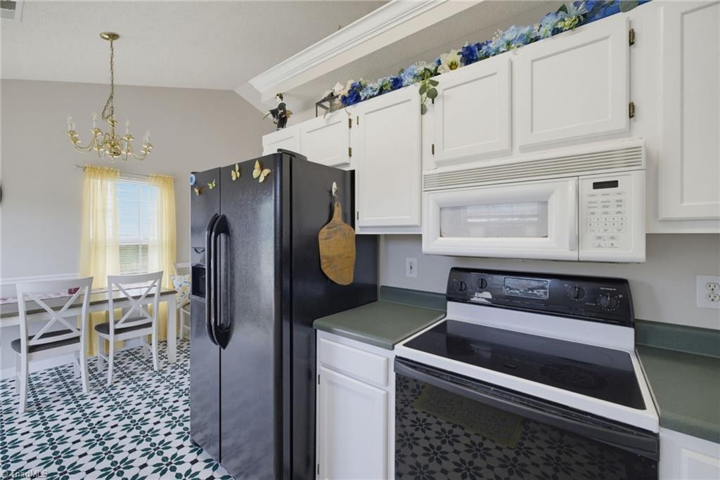 2459 Shadow Valley Road High Point, NC 27265 - Photo 15 of 29