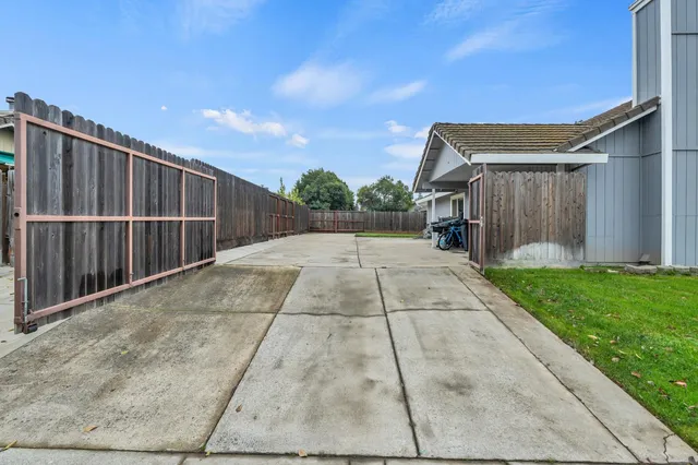 $515,000 | 323 Emerald Oak Drive, Galt, CA 95632