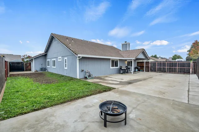 $515,000 | 323 Emerald Oak Drive, Galt, CA 95632