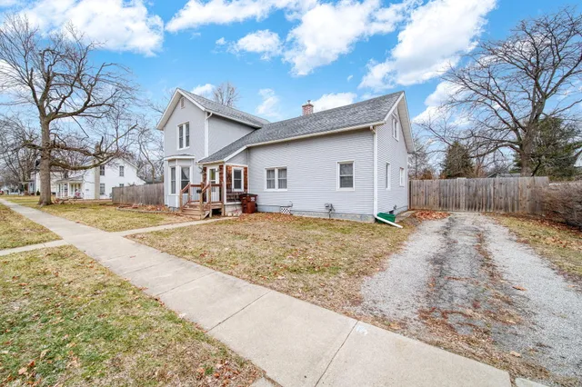 $229,875 | 411 Kilbuck Street West, Tecumseh, MI 49286