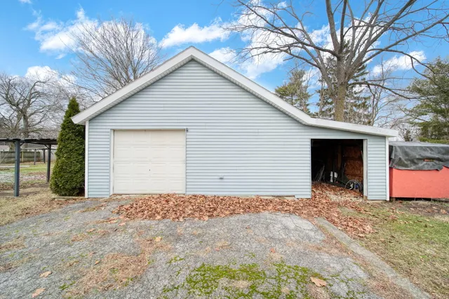 $229,875 | 411 Kilbuck Street West, Tecumseh, MI 49286