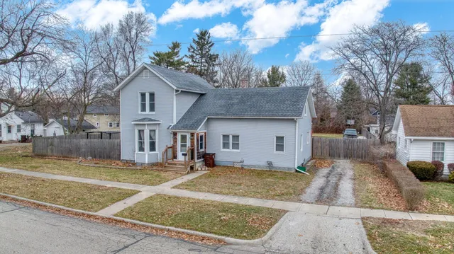 $229,875 | 411 Kilbuck Street West, Tecumseh, MI 49286