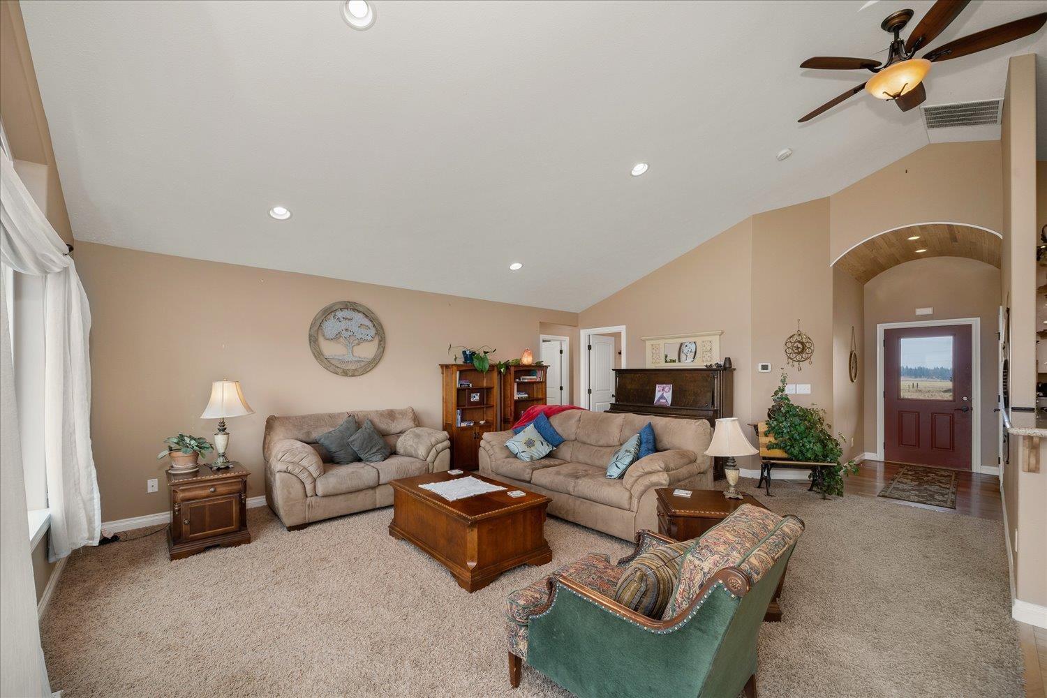 17227 West Jacobs Road Spokane, WA 99224 - Photo 7 of 40