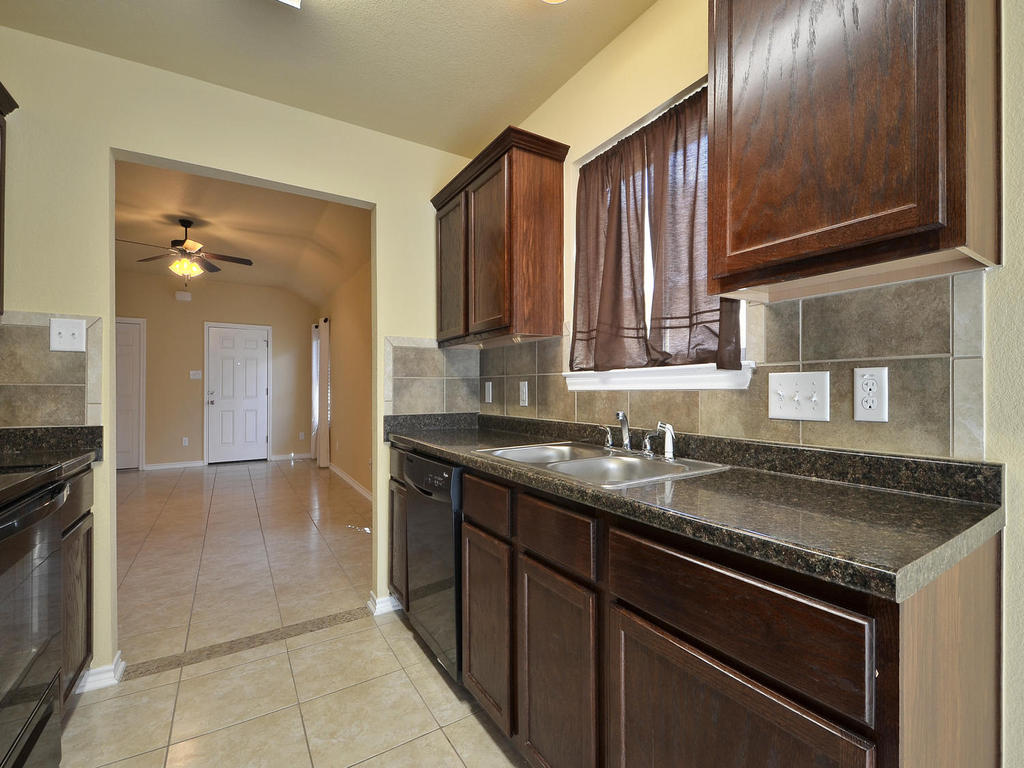 1200 Brendon Lee Lane Georgetown, TX 78626 - Photo 10 of 28