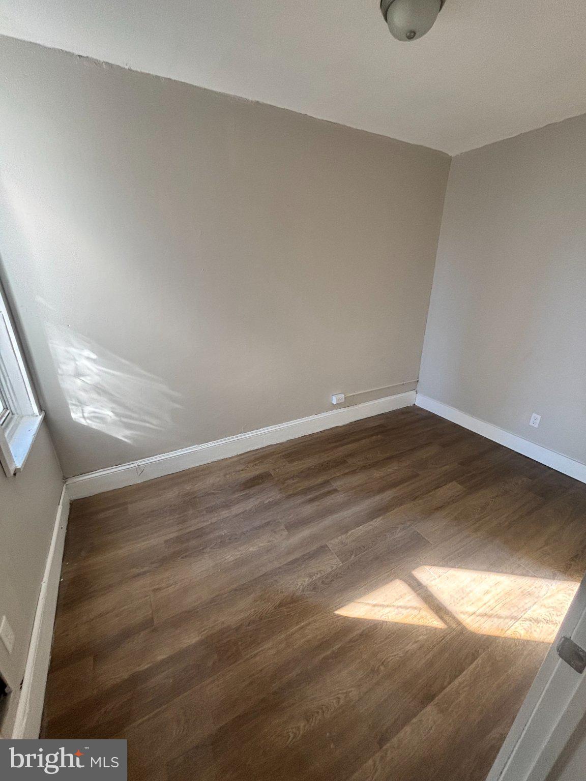 140 East Sterner Street Philadelphia, PA 19134 - Photo 7 of 11 Bright and airy blank canvas room.