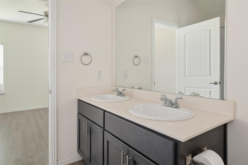117 Willowbend Loop Mabank, TX 75147 - Photo 16 of 28 Gallery Image 16