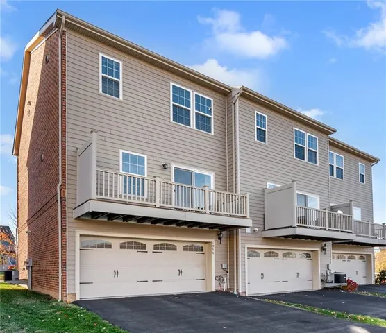 a view of building with yard