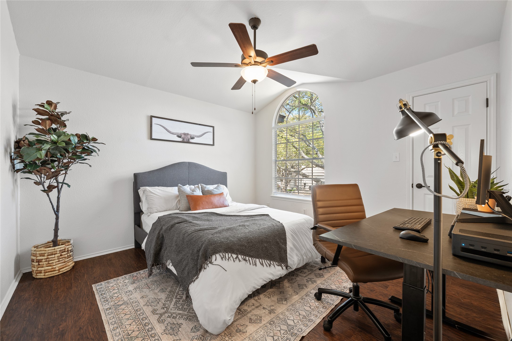 9257 Vigen Circle Austin, TX 78748 - Photo 23 of 33 a bedroom with a bed window and a table