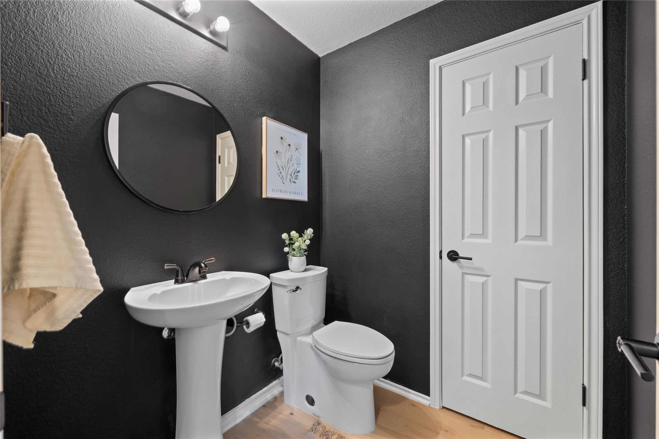 9257 Vigen Circle Austin, TX 78748 - Photo 25 of 33 a bathroom with a toilet sink and mirror