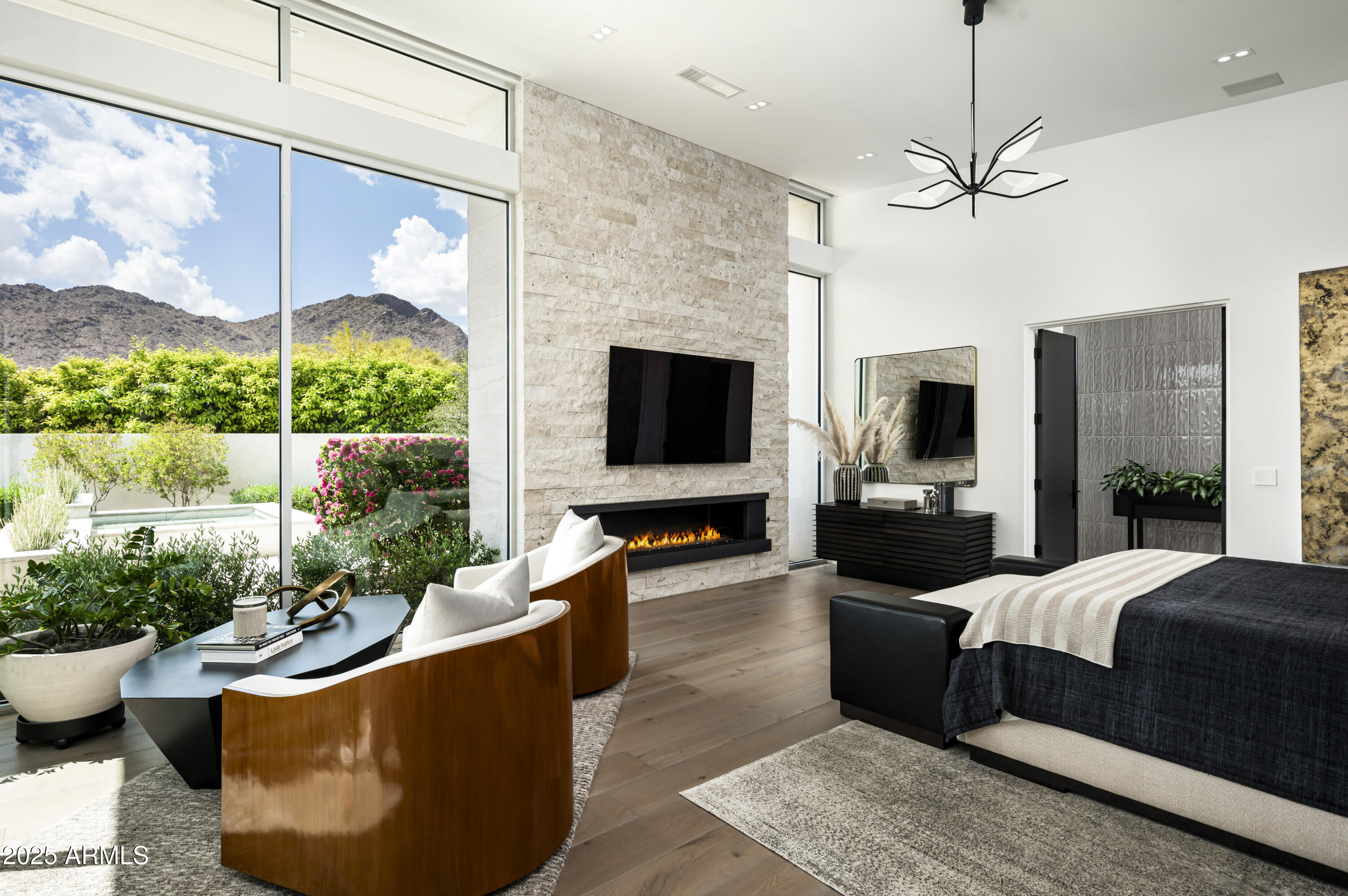 5611 North Wilkinson Road Paradise Valley, AZ 85253 - Photo 13 of 28 Primary Bedroom Suite