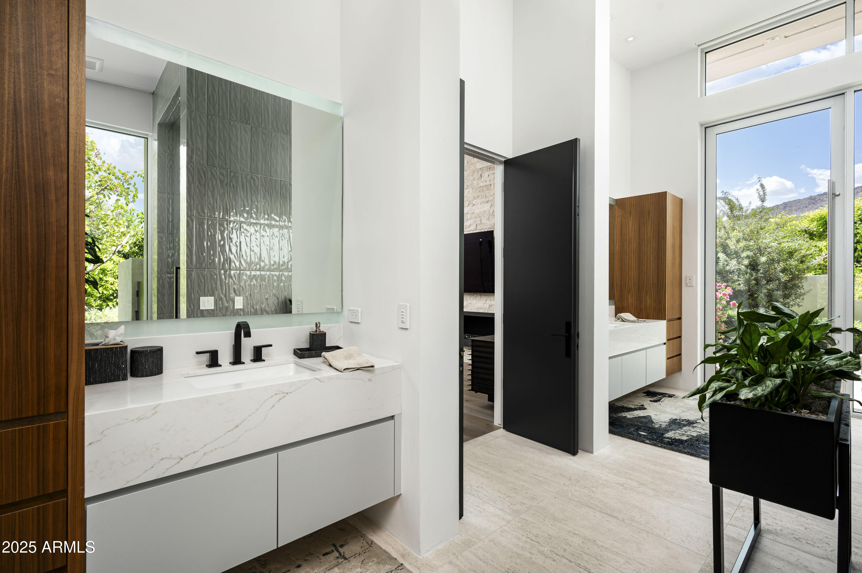 5611 North Wilkinson Road Paradise Valley, AZ 85253 - Photo 15 of 28 Primary Bathroom