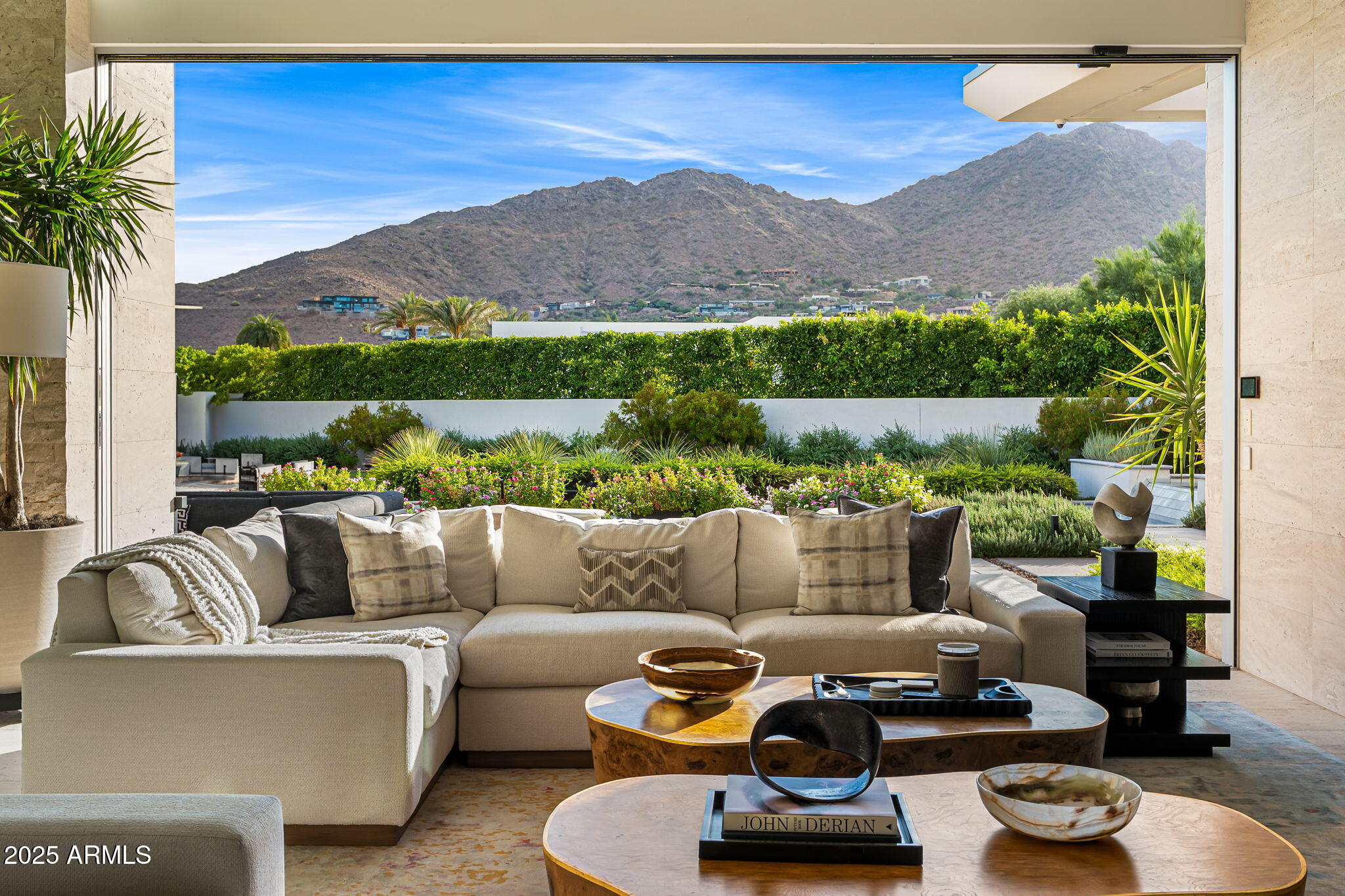 5611 North Wilkinson Road Paradise Valley, AZ 85253 - Photo 4 of 28 Great Room View