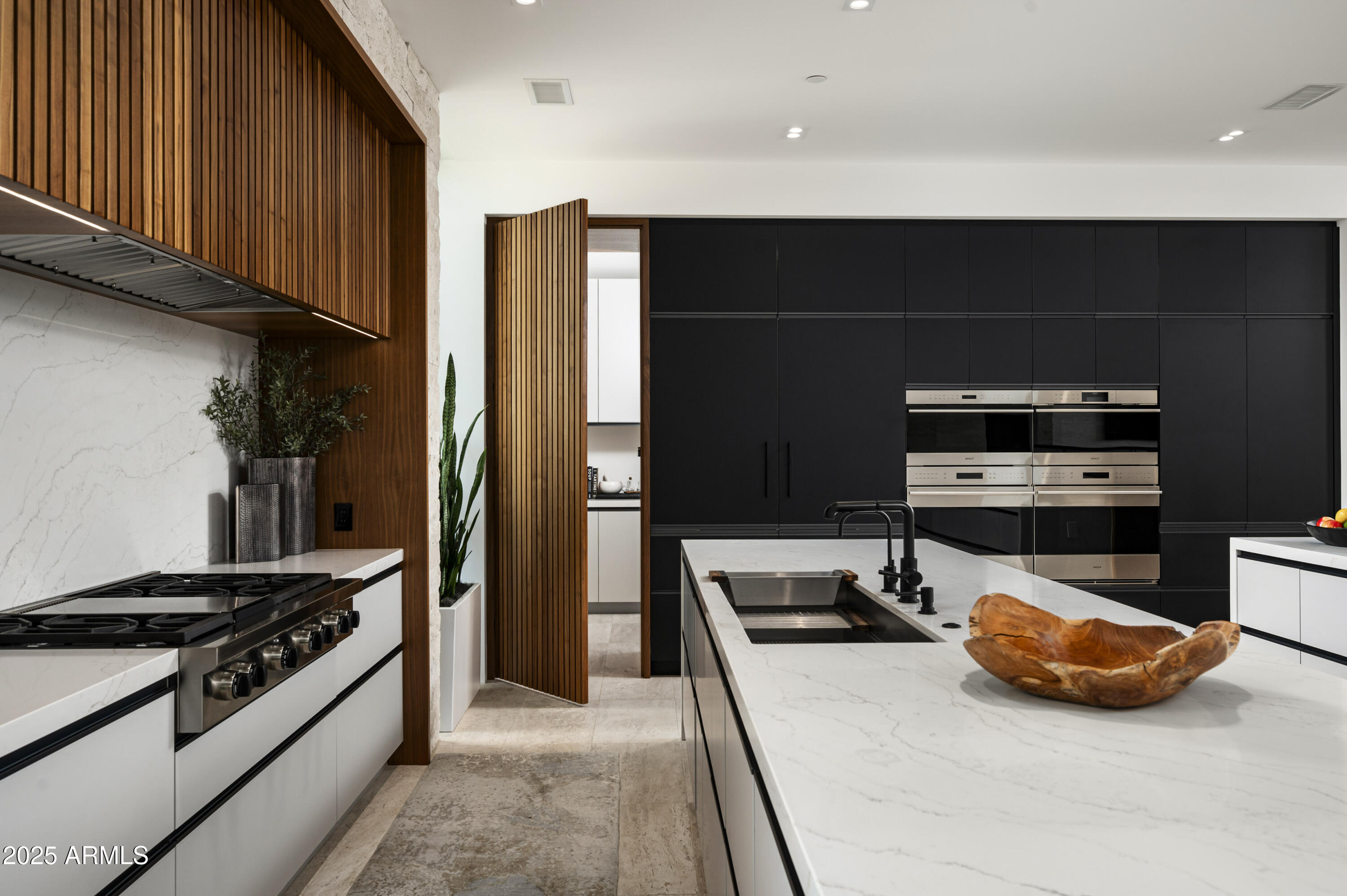 5611 North Wilkinson Road Paradise Valley, AZ 85253 - Photo 8 of 28 Kitchen