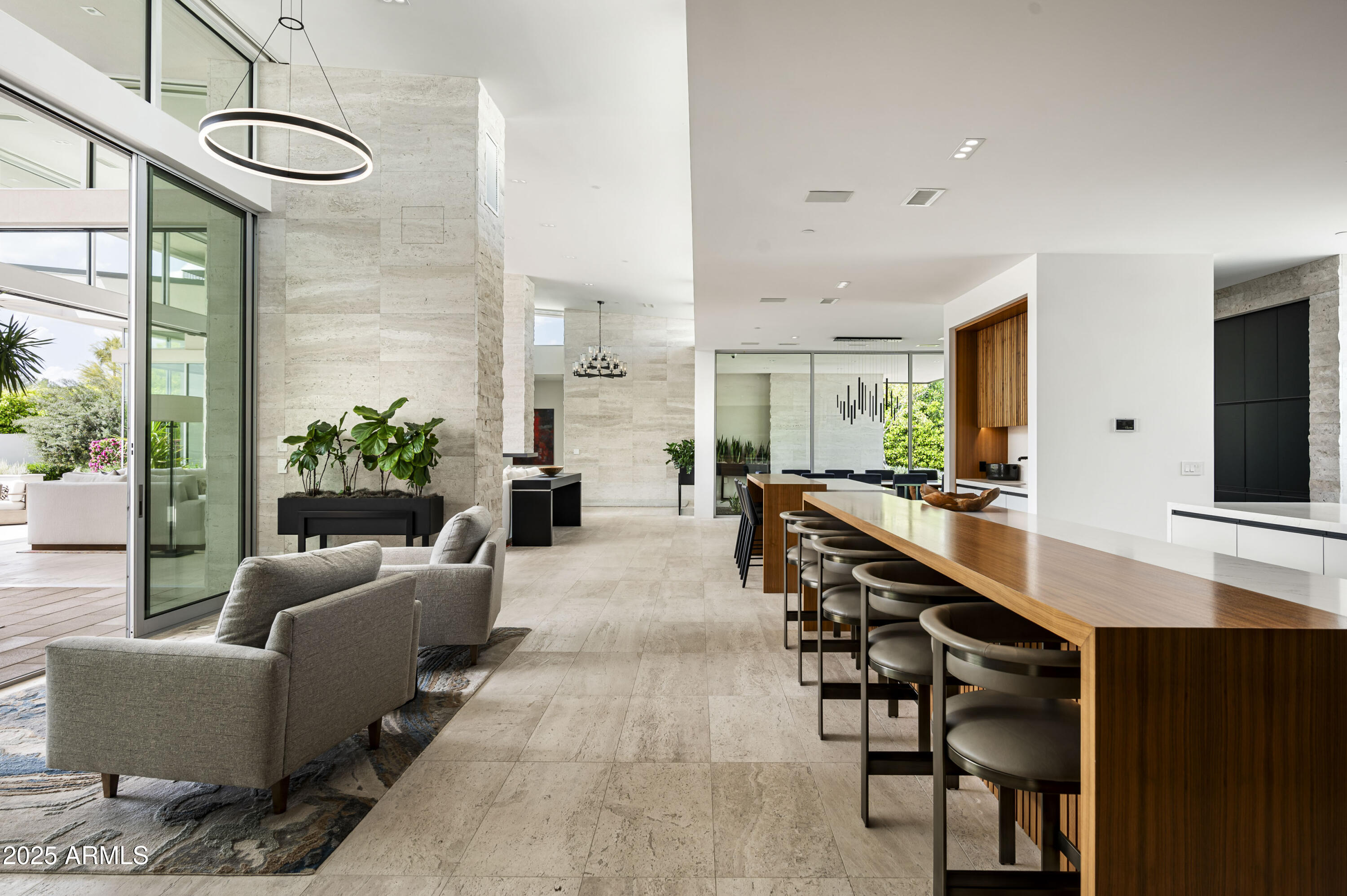 5611 North Wilkinson Road Paradise Valley, AZ 85253 - Photo 9 of 28 Kitchen / Great Room