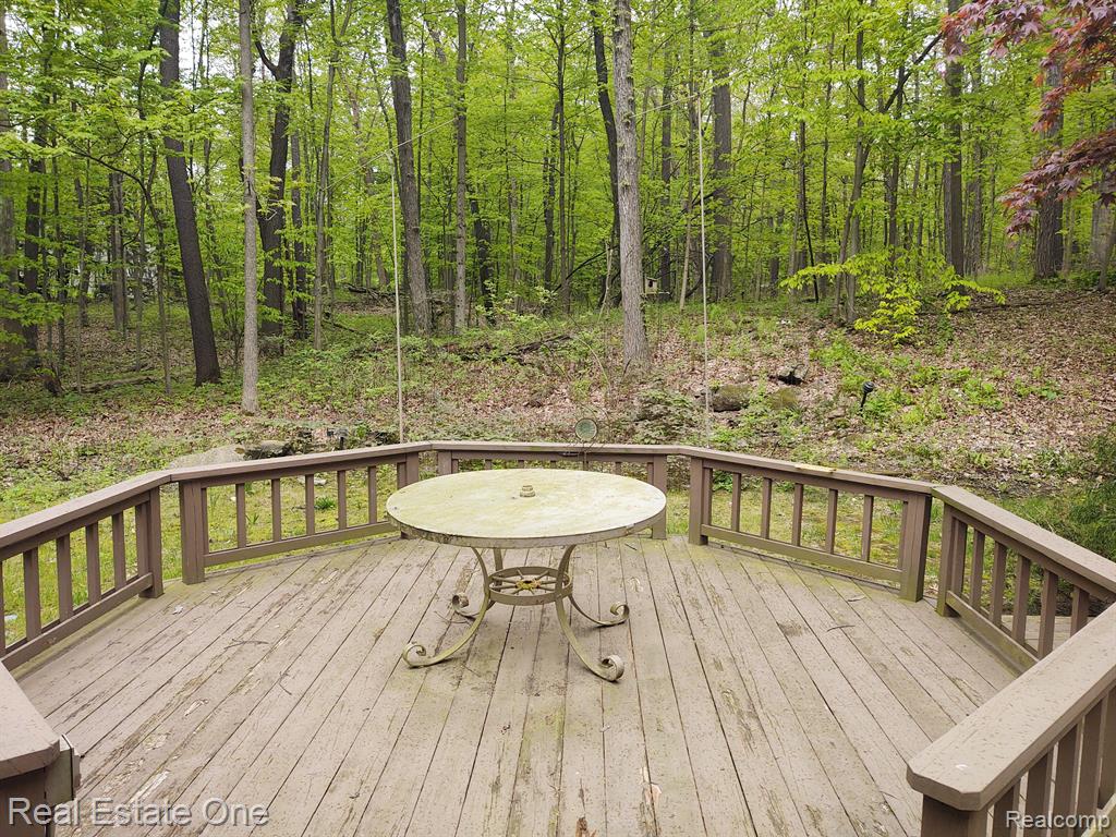 8841 Foster Road Clarkston, MI 48346 - Photo 14 of 19