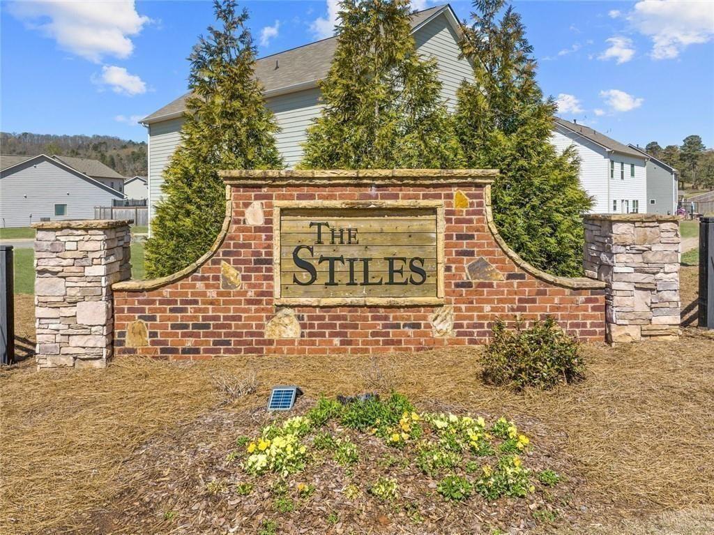 609 Mountaintop Road Cartersville, GA 30120 - Photo 2 of 49