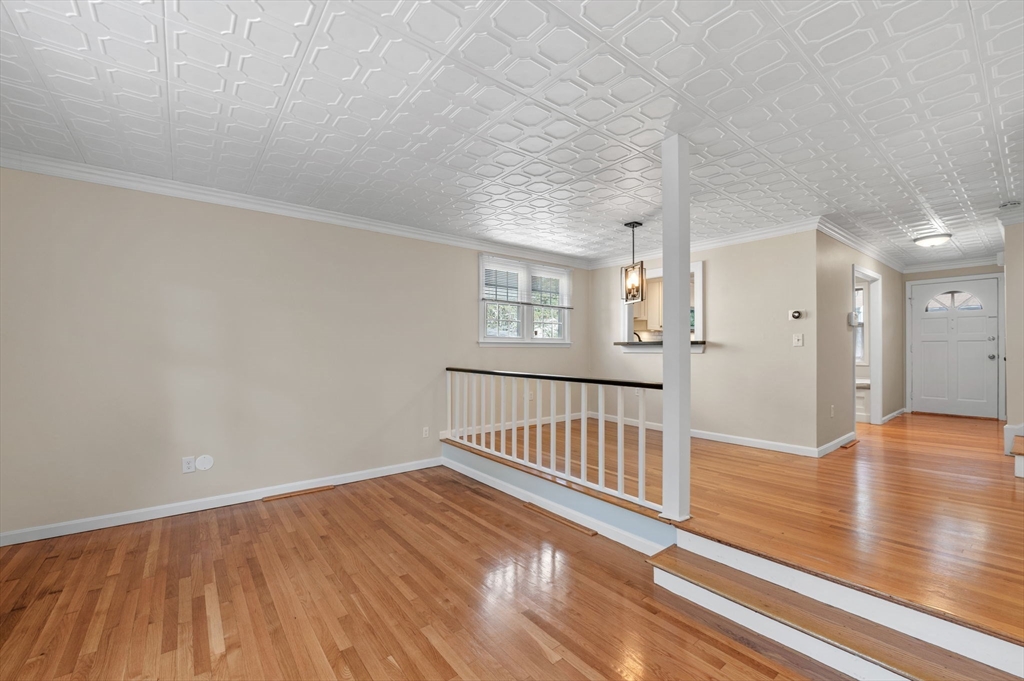 31 Lincoln Park Marblehead, MA 01945 - Photo 11 of 32