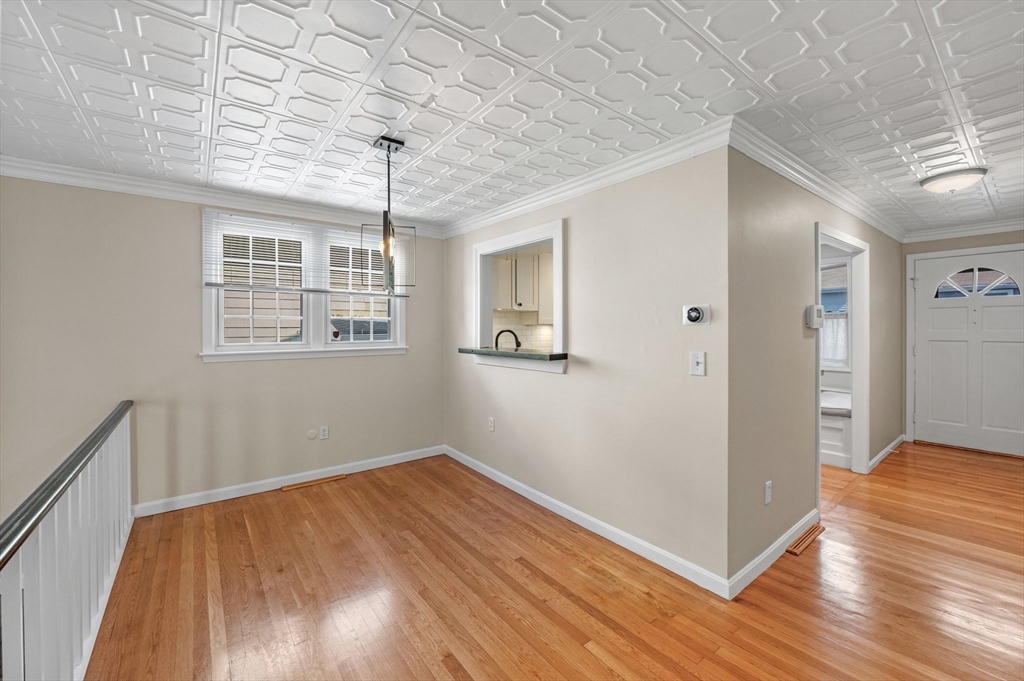 31 Lincoln Park Marblehead, MA 01945 - Photo 10 of 32