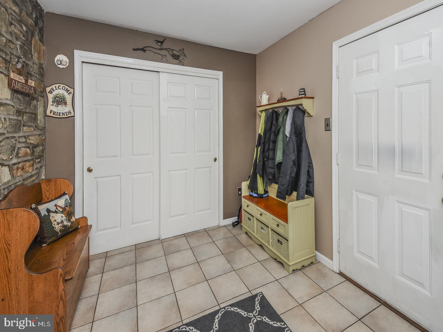 1074 Sorrel Road Huntingdon Valley, PA 19006 - Photo 3 of 22 Gallery Image 3