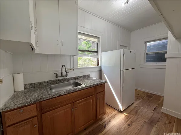 $1,500 | 848 McCully Street, Unit B, Honolulu, HI 96826