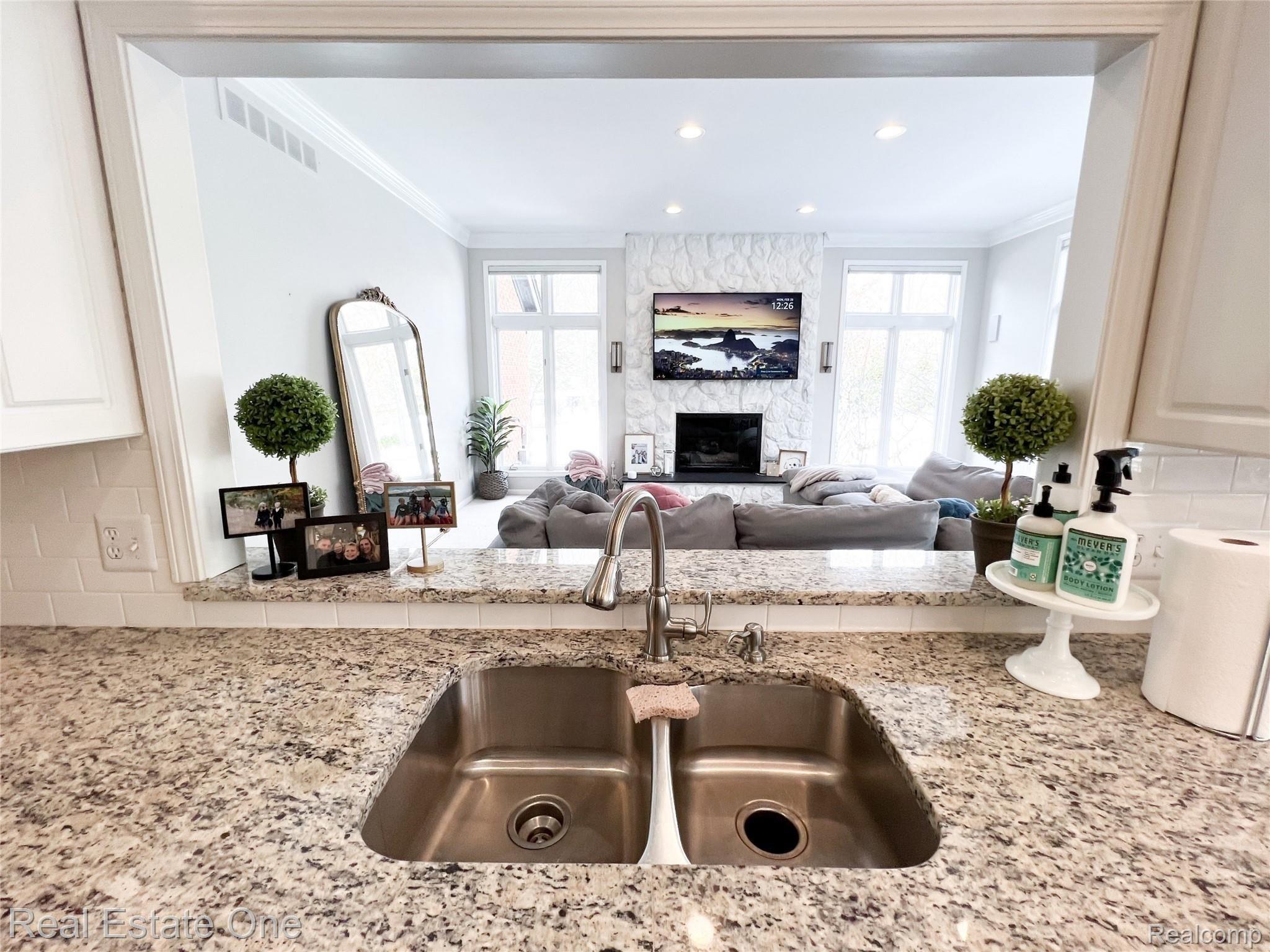 1686 Apple Ridge Court Rochester, MI 48306 - Photo 23 of 66 24.jpg