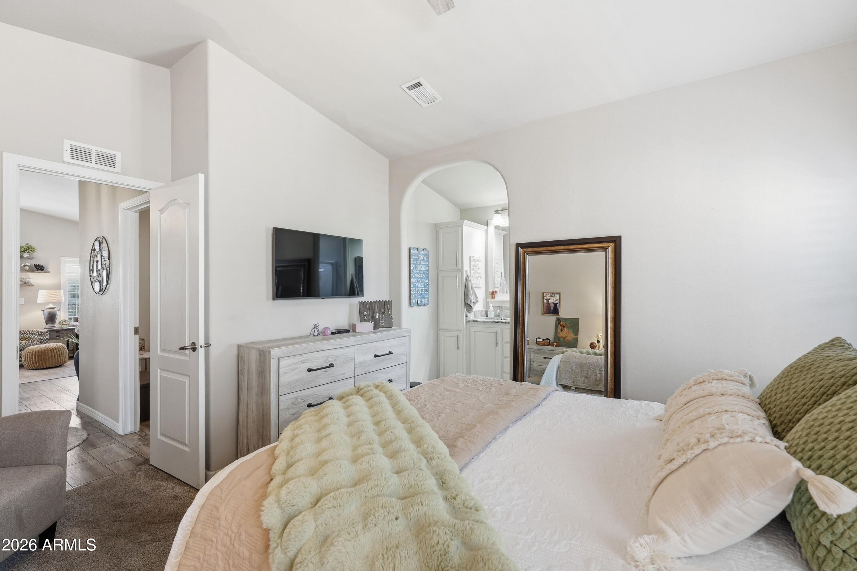 650 North Hawes Road, Unit 3318 Mesa, AZ 85207 - Photo 16 of 56 Large primary bedroom