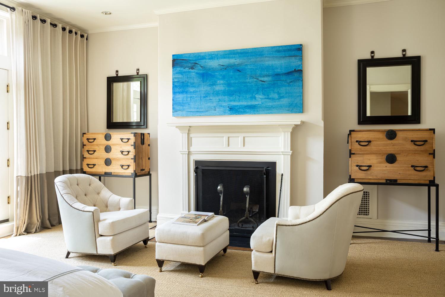 2015 Hillyer Place Northwest Washington, DC 20009 - Photo 11 of 24 Living Room