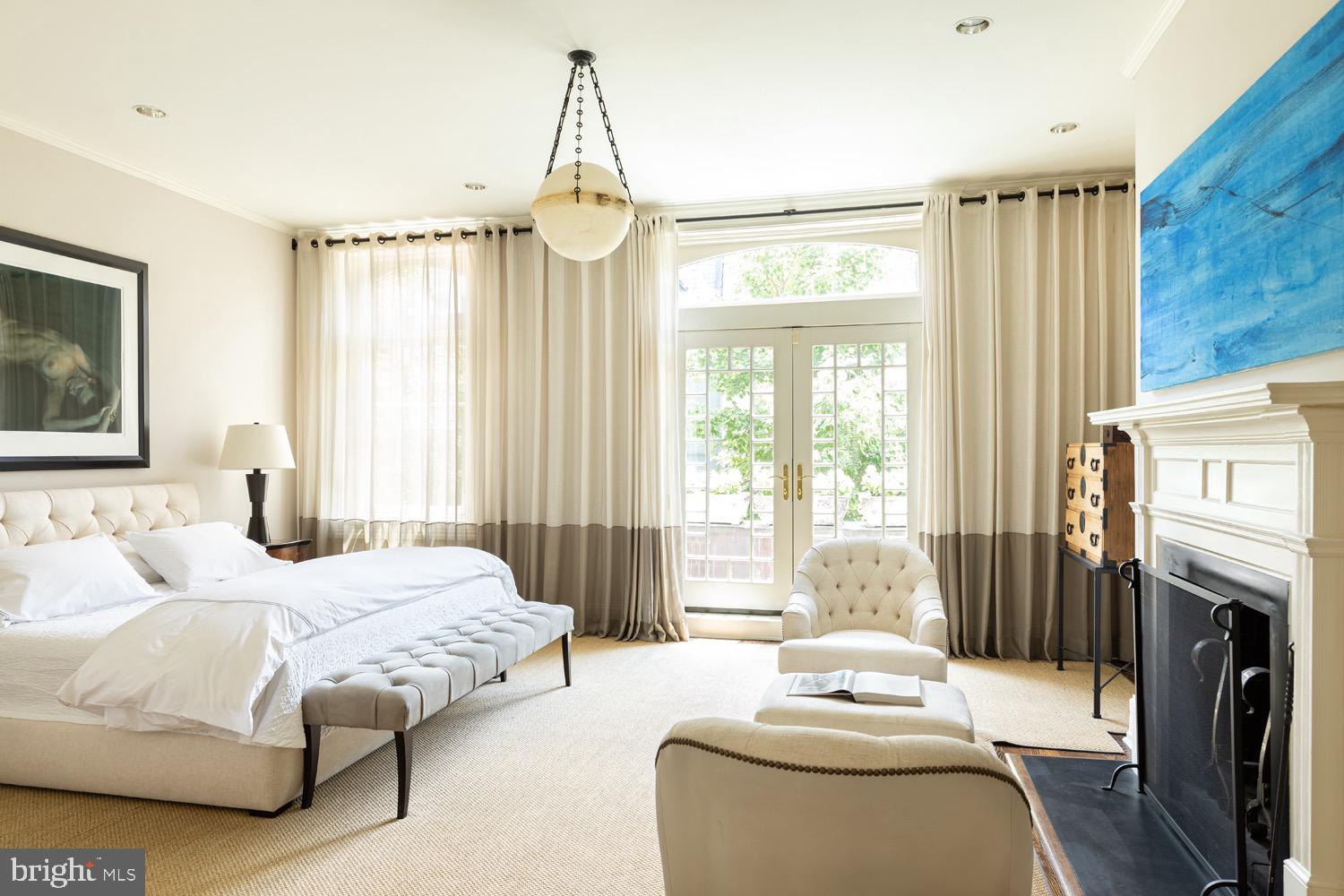 2015 Hillyer Place Northwest Washington, DC 20009 - Photo 10 of 24 Master Bedroom Suite