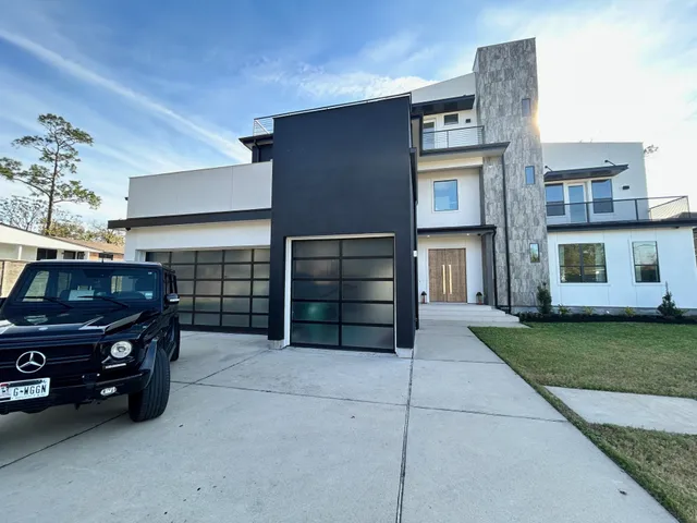 $1,999,000 | 3308 North MacGregor Way, Houston, TX 77004