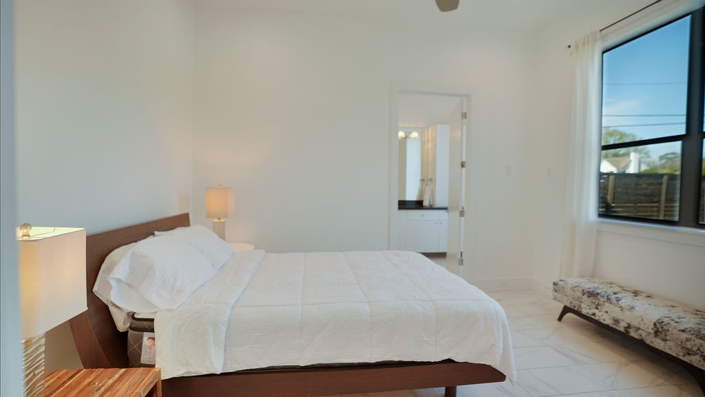 3308 North MacGregor Way Houston, TX 77004 - Photo 11 of 46 Downstairs bedroom