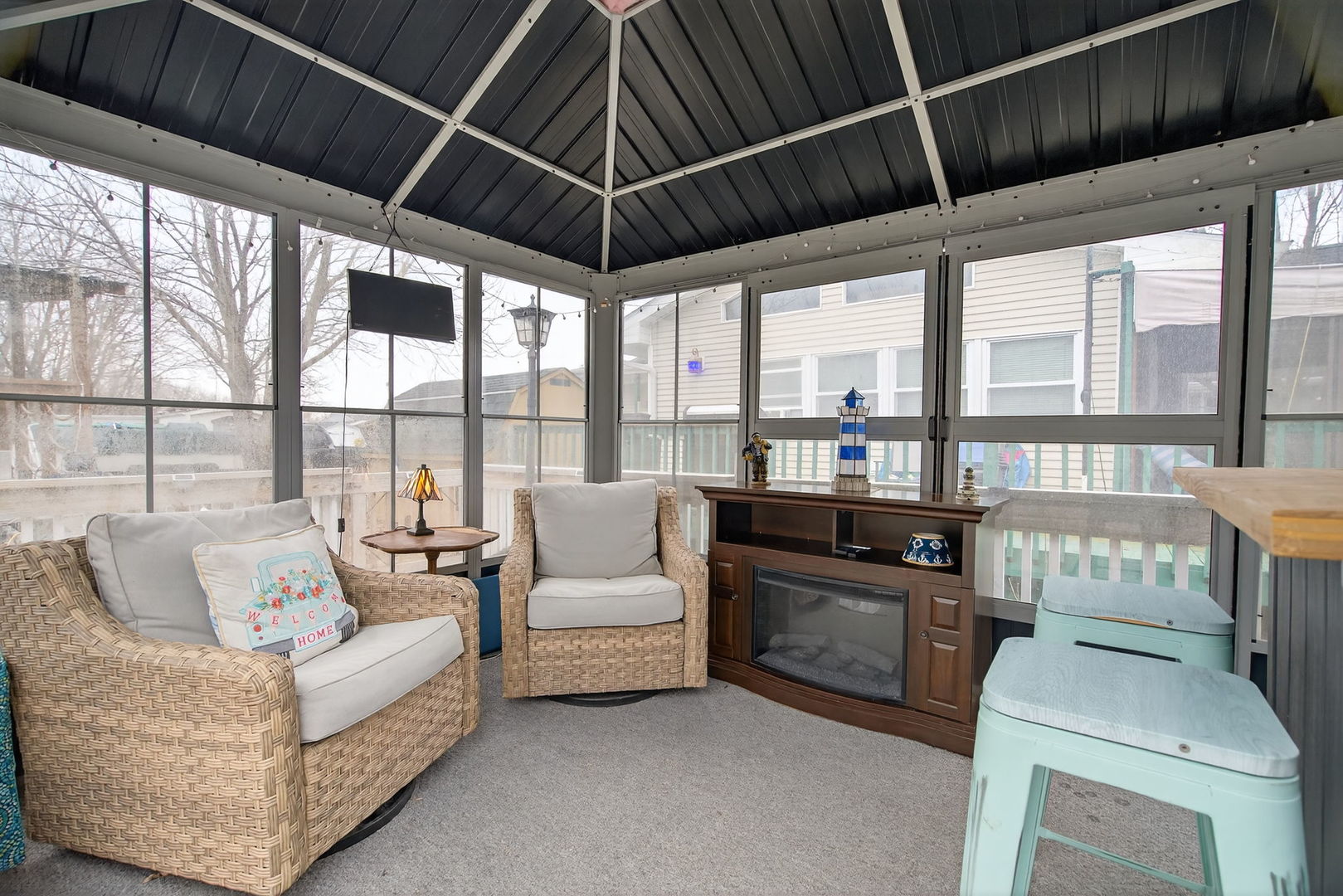 95 Dinosaur Road Wilmington, IL 60481 - Photo 17 of 54 a living room with furniture and a large window