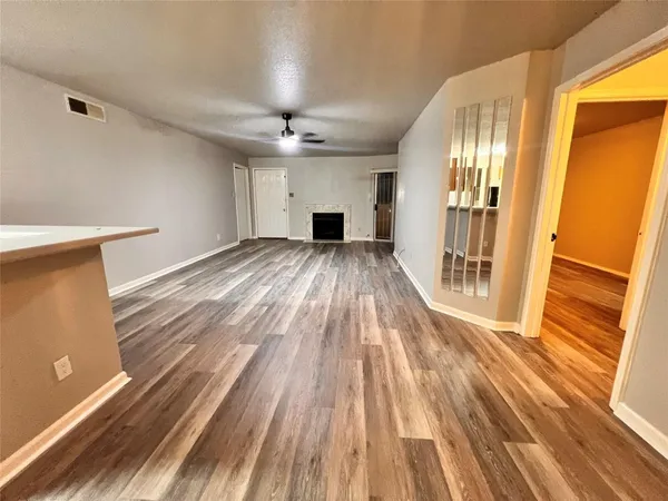 $1,250 | 10661 Braes Bend Drive, Houston, TX 77071